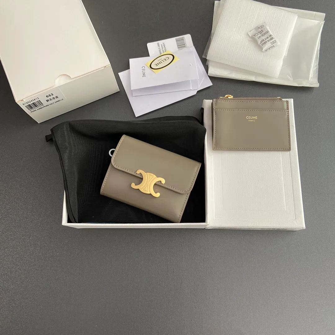 [Extra-grade pure steel hardware original leather] ¥680 TRIOMPHE glossy leather short wallet/2024 Xiaosai 4 card slots 2 patch pockets 1 cash compartment 1 detachable zipper card holder with snaps No.: 10l653DS3.04LU652 653 pebble full leather Size: w9.5×h7.5×3cm