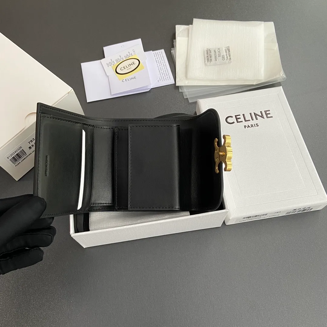 [Extra-grade pure steel hardware original leather] ¥700 TRIOMPHE glossy cow leather wallet/2024 Xiaosai 5 card slots 1 folding coin bag with snap buckle 1 flat pocket 1 banknote bag No.: 10D782CQH.04LU783 783 black full leather Size: w10.5×9×3cm.