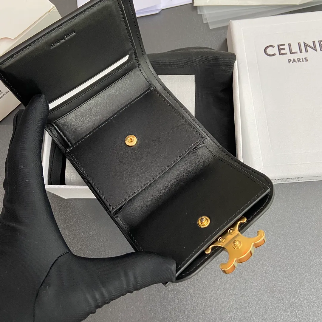 [Extra-grade pure steel hardware original leather] ¥700 TRIOMPHE glossy cow leather wallet/2024 Xiaosai 5 card slots 1 folding coin bag with snap buckle 1 flat pocket 1 banknote bag No.: 10D782CQH.04LU783 783 black full leather Size: w10.5×9×3cm.