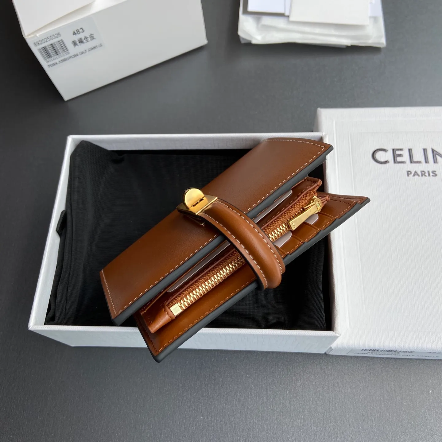 [Extra-grade pure steel hardware original leather] ¥840 TRIOMPHE16 glossy cow leather wallet cow leather cow leather lining/fabric gold finish rotating lock closure 1 detachable zipper movable coin pocket 7 card slots 1 banknote pocket 4 gusseted compartments No.: 10M483CQ7.04LU483 483 Tan full leather Size:w12.7×h9×d2.5cm