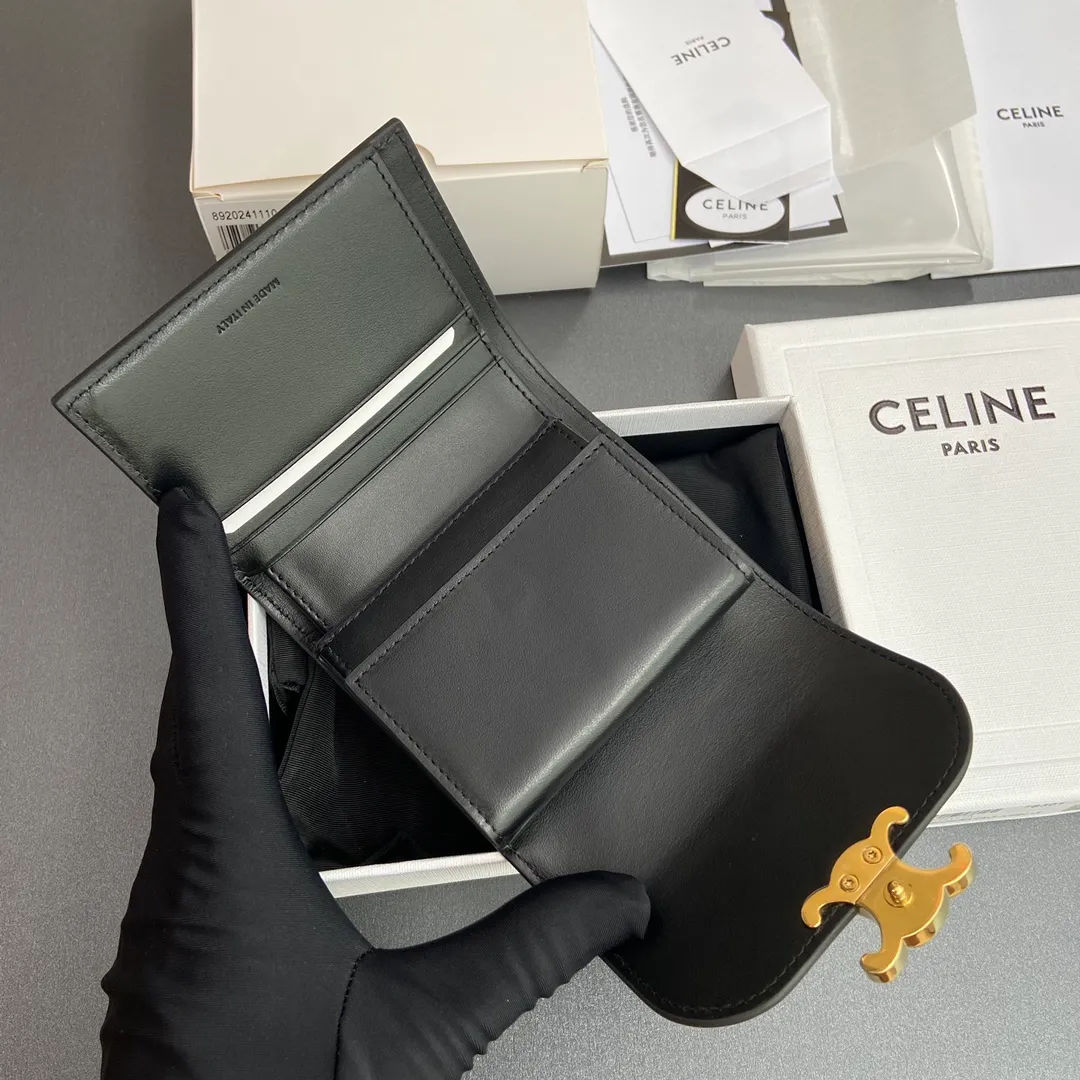 [Special grade pure steel hardware original leather] ¥720 TRIOMPHE patent leather shiny cow leather wallet/2024 Xiaosai 5 card slots 1 folding coin bag with snap button 1 flat pocket 1 banknote bag No.: 10D782CQH.04LU783 78301 Black patent leather Dimensions: w10.5×9×3cm.