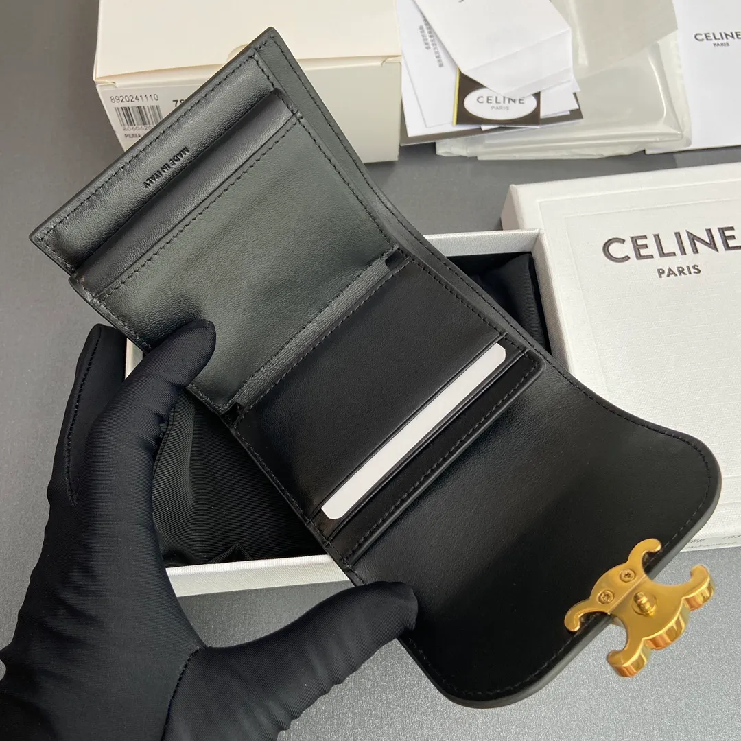 [Special grade pure steel hardware original leather] ¥720 TRIOMPHE patent leather shiny cow leather wallet/2024 Xiaosai 5 card slots 1 folding coin bag with snap button 1 flat pocket 1 banknote bag No.: 10D782CQH.04LU783 78301 Black patent leather Dimensions: w10.5×9×3cm.