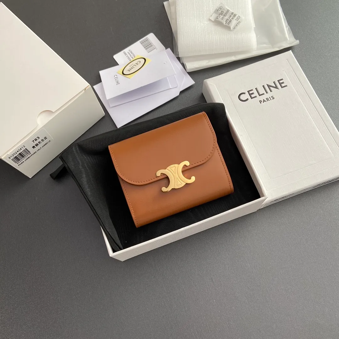 [Extra-grade pure steel hardware original leather] ¥700 TRIOMPHE glossy cow leather wallet/2024 Xiaosai 5 card slots 1 folding coin bag with snap buckle 1 flat pocket 1 banknote bag No.: 10D782CQH.04LU783 783 bronze full leather Size: w10.5×9×3cm.