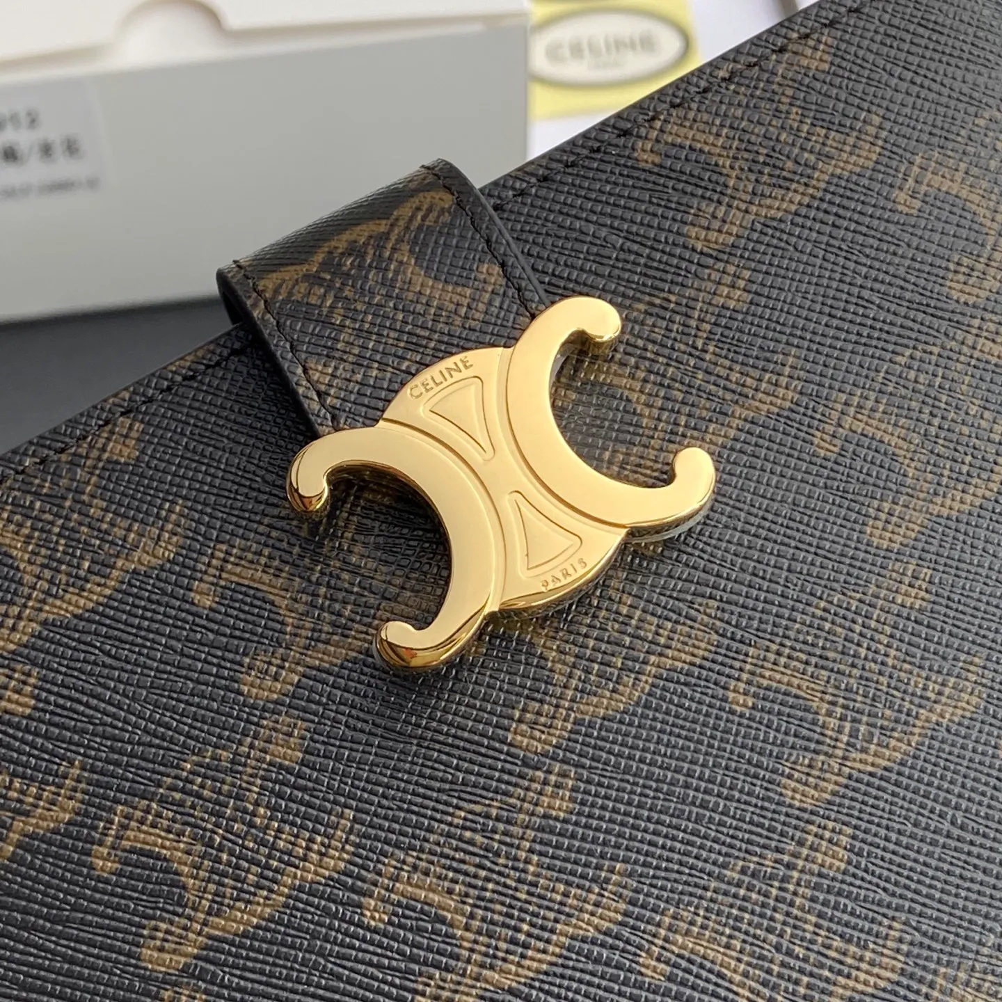 [Extra-grade pure steel hardware original leather] ¥780 TRIOMPHE logo printed leather wallet/new TRIOMPHE metal texture snap buckle 7 credit card slots 1 zipper coin pocket 2 flat pockets 1 banknote pocket No.: 10M912GHH.38NO913 912 Yellow brown/Presbyopia Size: w11.5×14×2cm.