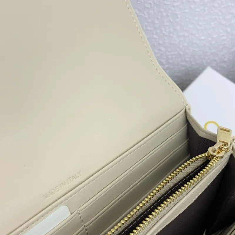 All categories Celine Wallet (Celine) Celine 10033