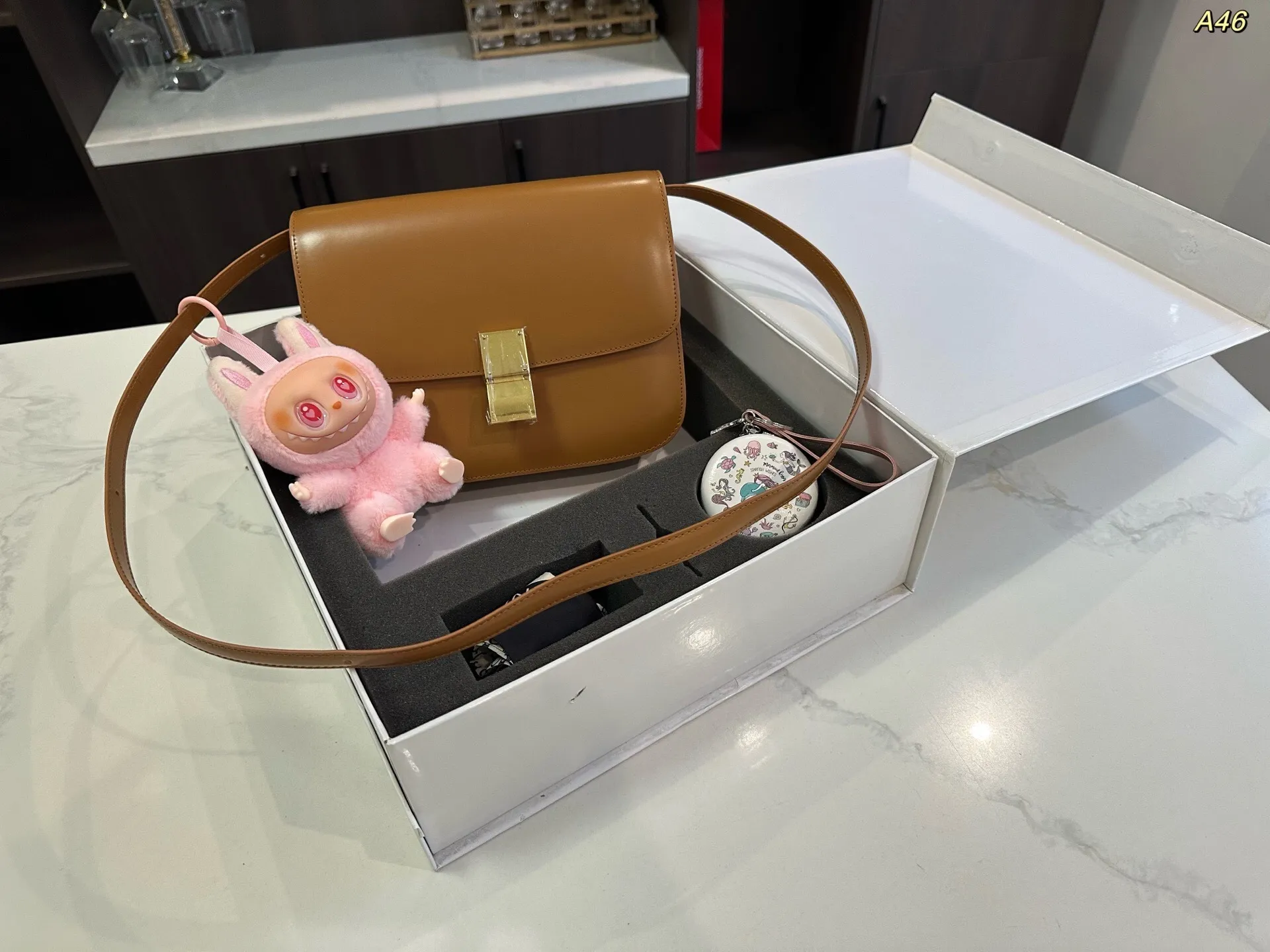 All Categories Official Website "Brand Women's Bags" Women's Bags 💙 Celine 2025 New Celine Crossbody Bag