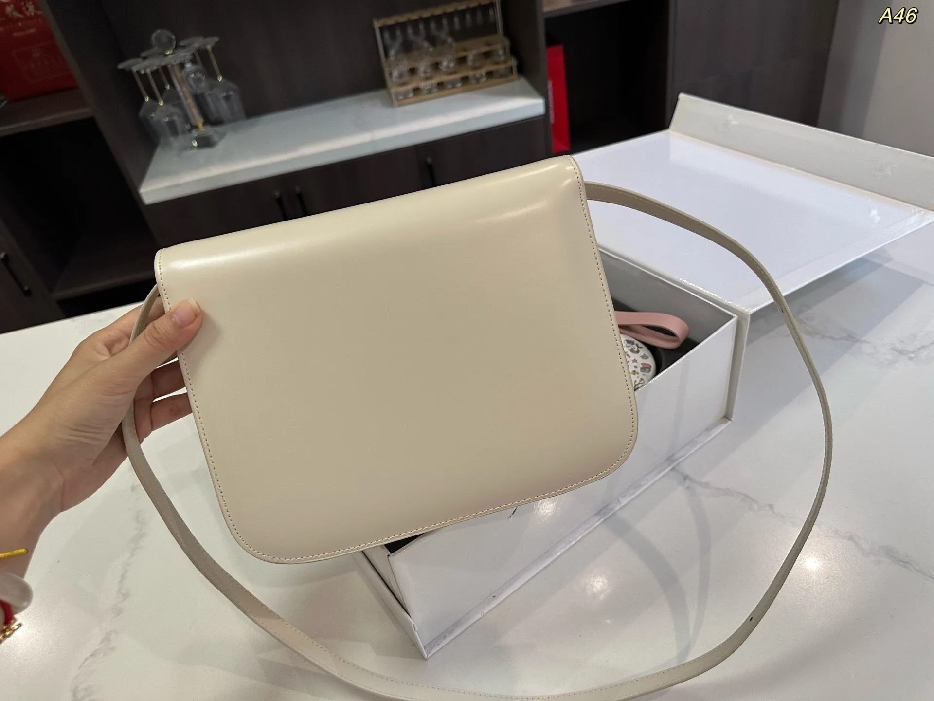 All Categories Official Website "Brand Women's Bags" Women's Bags 💙 Celine 2025 New Celine Crossbody Bag