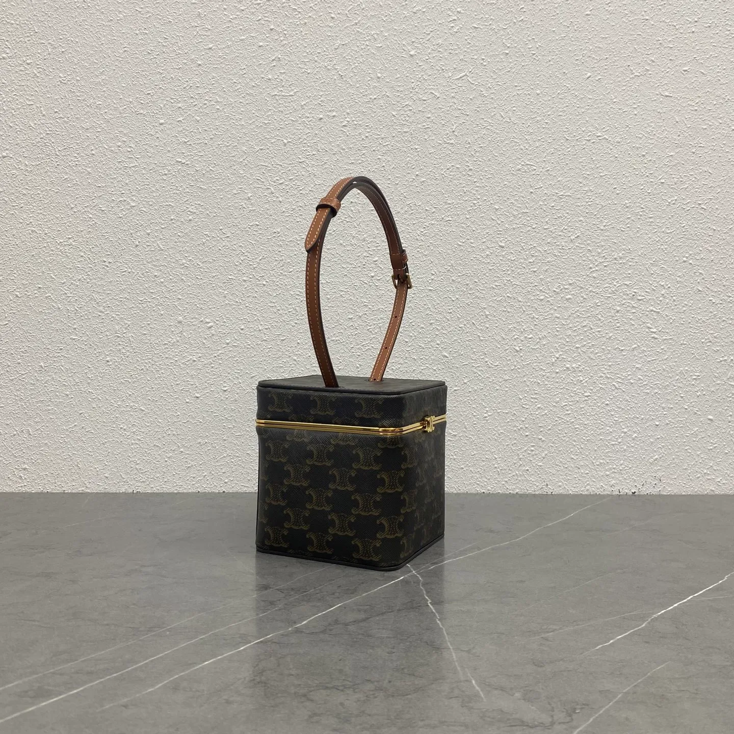 All Categories Official Website "Brand Women's Bags" Women's Bags 💙 Celine 2026 Official Website Celine New Product Launch TRIOMPHE FRAME Box Bag