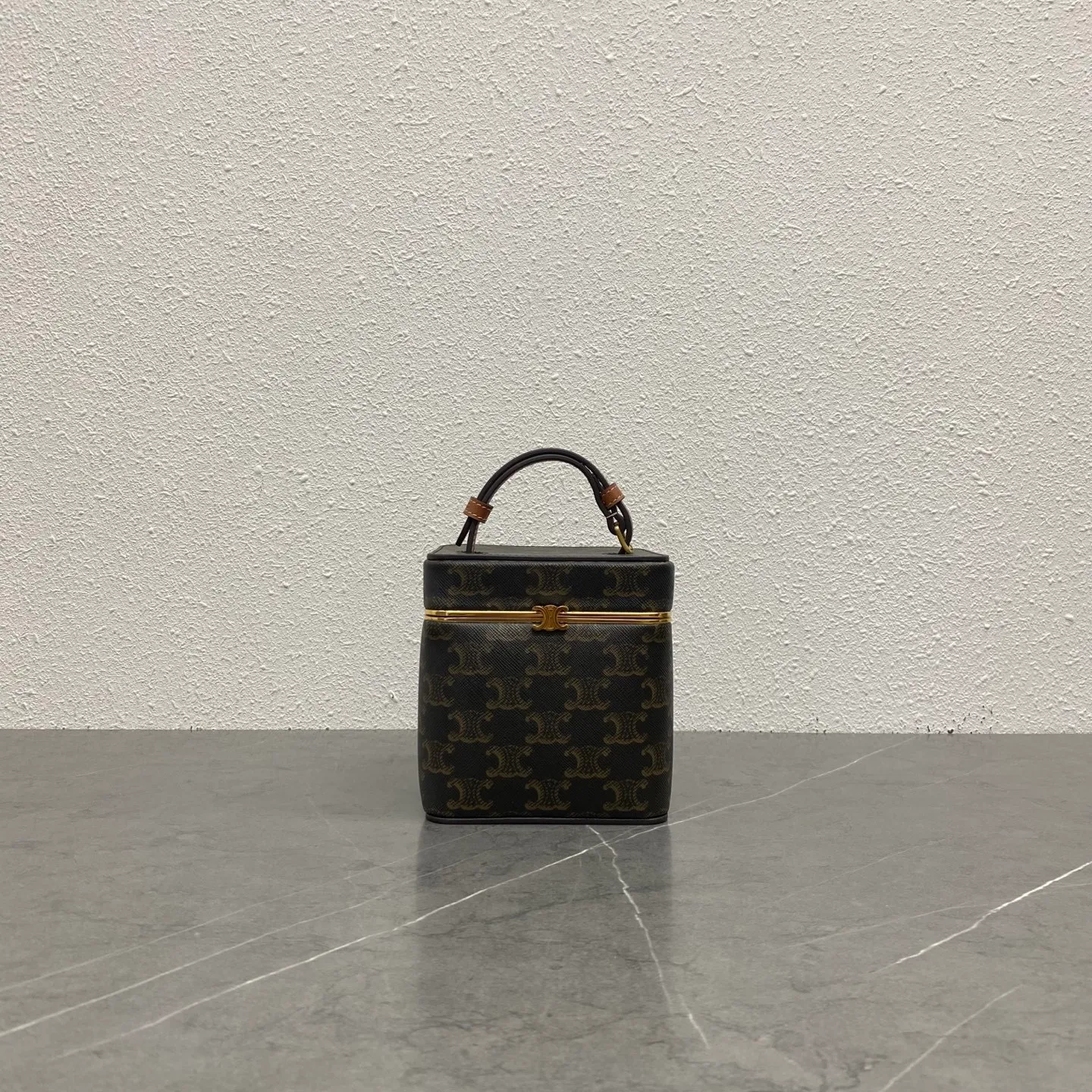 All Categories Official Website "Brand Women's Bags" Women's Bags 💙 Celine 2026 Official Website Celine New Product Launch TRIOMPHE FRAME Box Bag