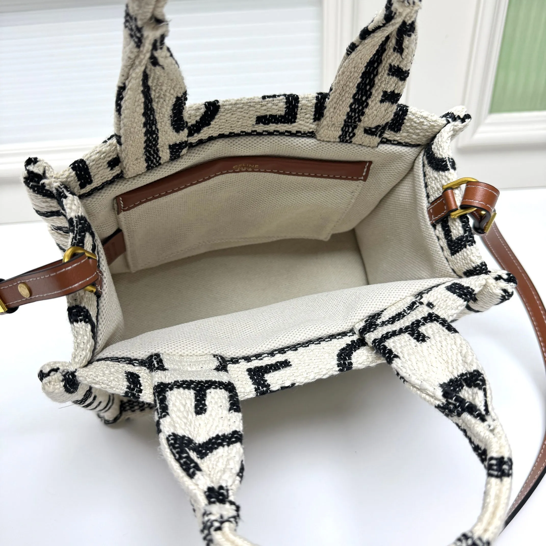 All Categories Official Website "Brand Women's Bags" Women's Bags 💙 Celine 2026 New Celine Crossbody Bag