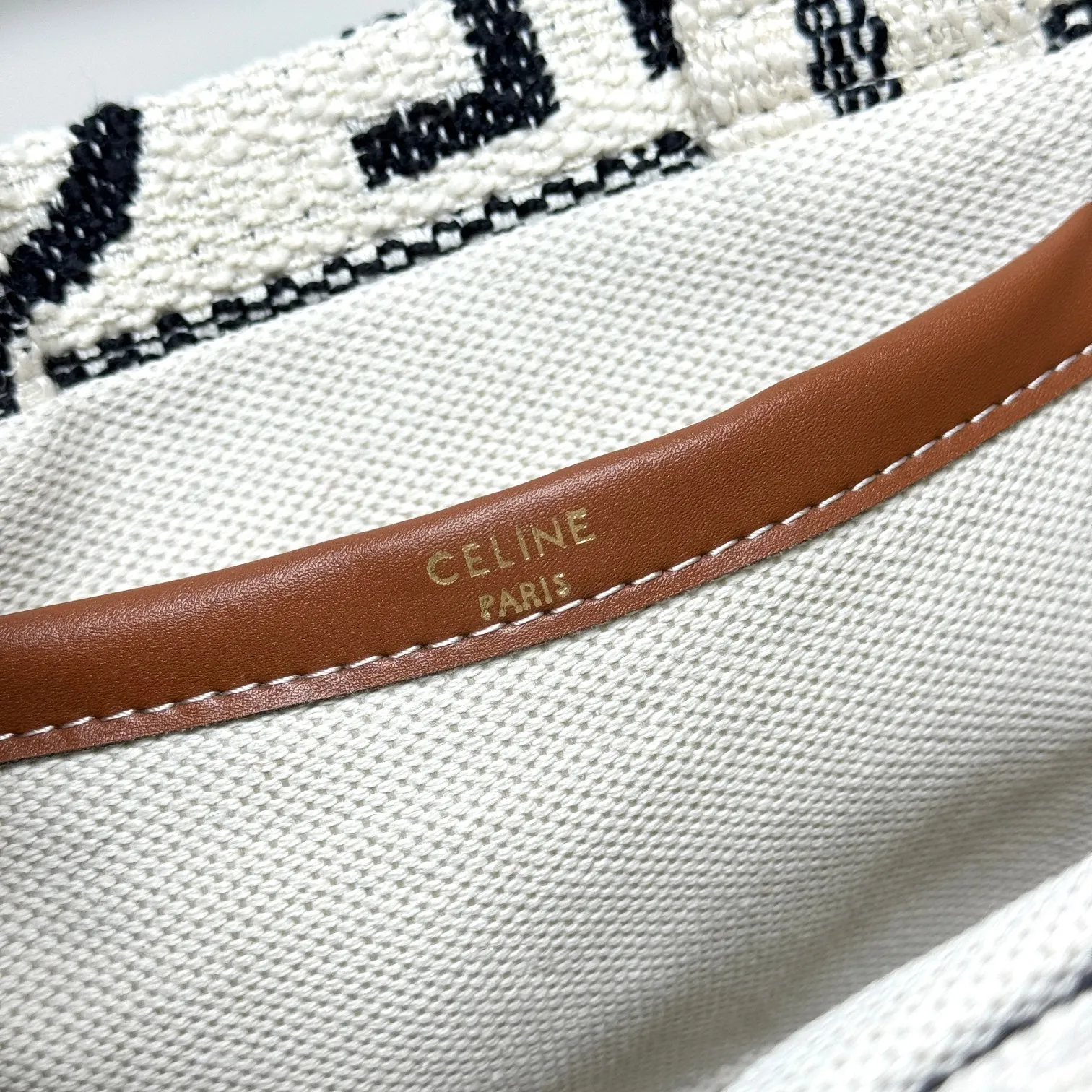 All Categories Official Website "Brand Women's Bags" Women's Bags 💙 Celine 2026 New Celine Crossbody Bag