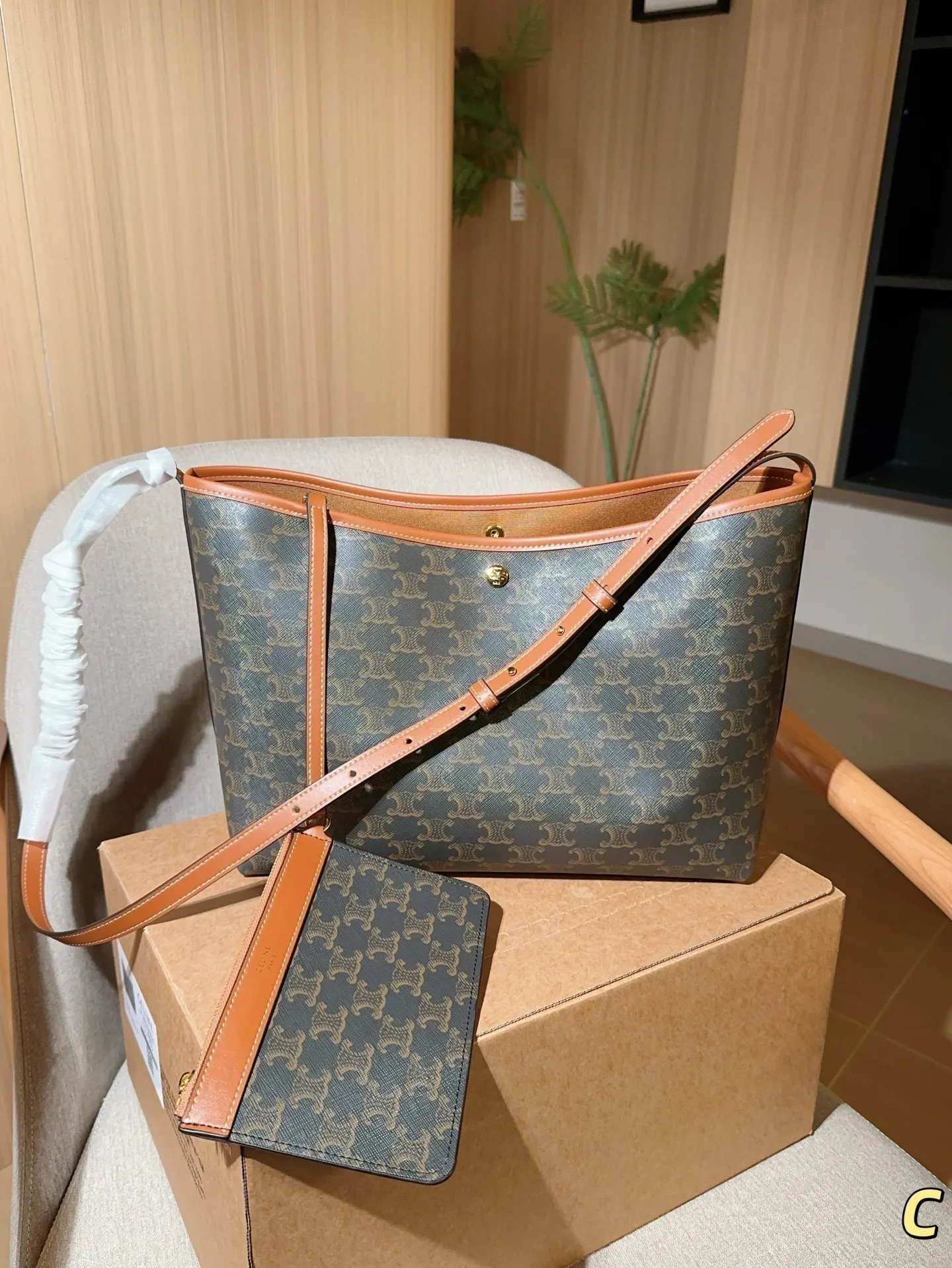 All Categories Official Website "Brand Women's Bags" Women's Bags 💙 Celine 2025 New Celine Crossbody Bag