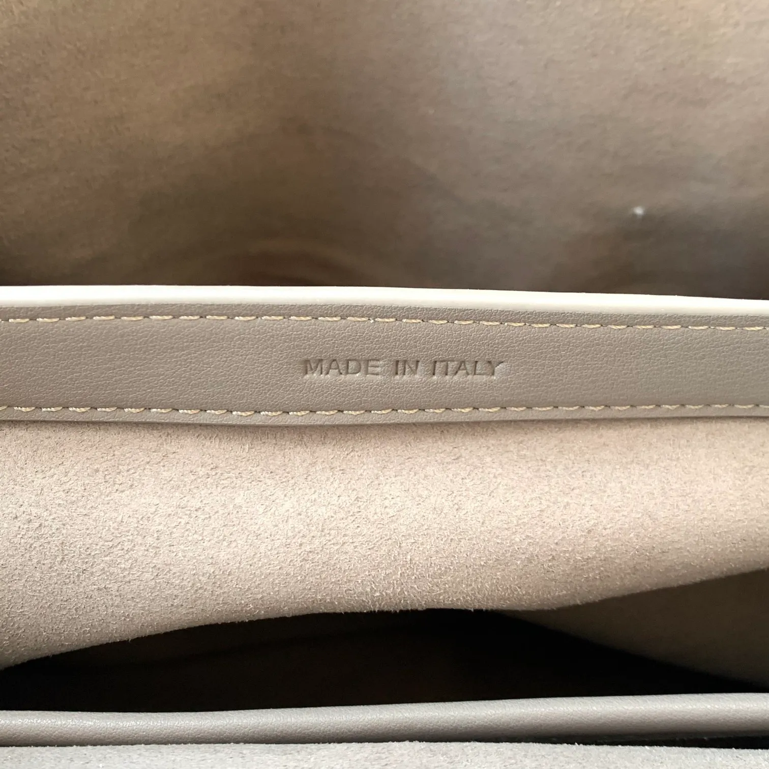 All Categories Official Website "Brand Women's Bags" Women's Bags 💙 Celine 2024 New Celine Crossbody Bag