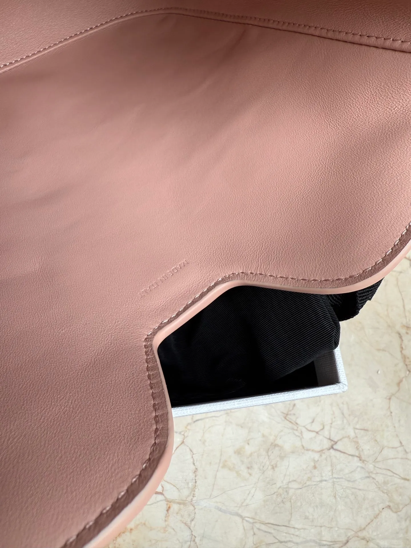 p1600CAMILLE 16💓2025 New SOFT Small Smooth Cow Leather Handbag👜This model cannot hold larger smart tablets such as IPAD. Cow leather Sheep leather lining Hand carry, shoulder and crossbody Rotary lock closure 1 main compartment 1 inner zipper pocket 1 detachable hand/shoulder strap, length 8.6 inches (22 cm) 1 detachable and adjustable shoulder strap, 9.7 X 8.5 X 2 inches (24.5 X 21.5