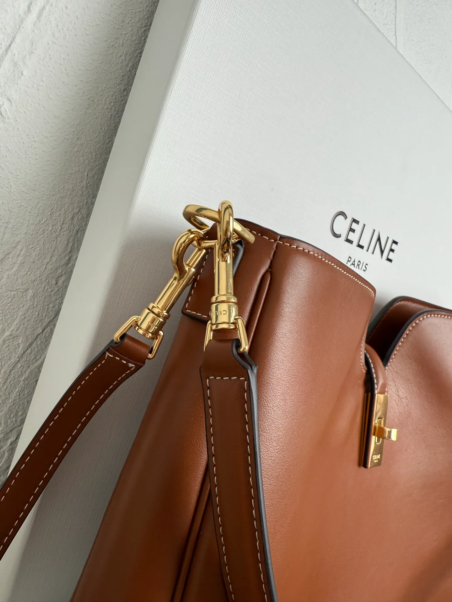 p1840 CAMILLE 16 SOFT Medium Smooth Cow Leather Handbag 14.2 1 detachable hand/shoulder strap, 9.8" (25cm) length 1 detachable and adjustable shoulder strap for cross-body wear, minimum length 16.5" (42cm), maximum length 19" (48cm) Number: 119563FX9.03PA