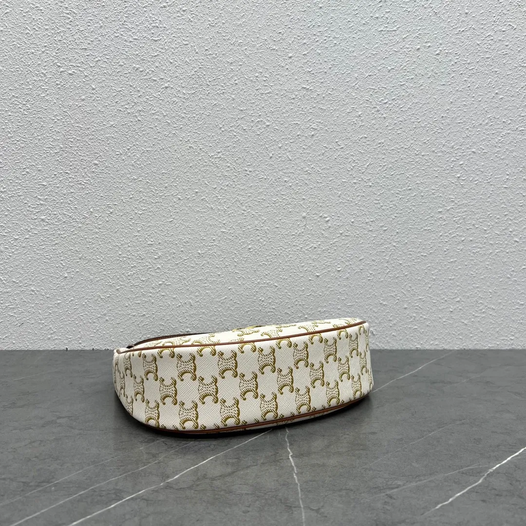 2023 new style💕TRIOMPHE CANVAS logo printed AVA armpit bag, cow leather edge, fabric lining, gold shoulder and handle, zipper closure, leather flap, with TRIOMPHE magnetic buckle 1 inner flat pocket Adjustable shoulder strap, minimum length 8 inches (22 cm), maximum length 9 inches (23 cm) No.: 114492BZJ.04LU Size: (23 X 13.5 X 6 cm)
