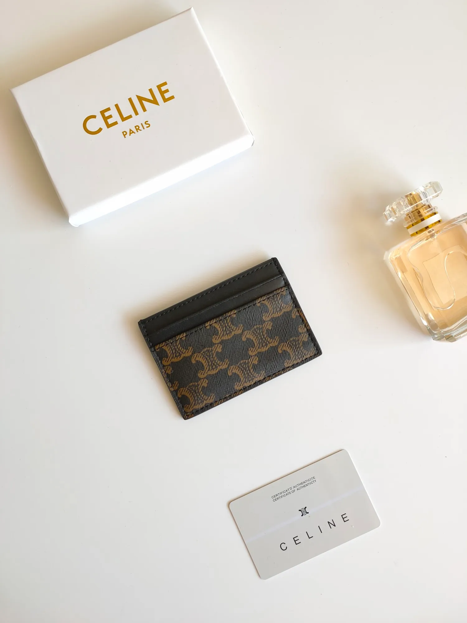 ￥90 CELINE printed logo card holder, coated canvas, genuine leather edging Style number: 10B702 Size: 10.5 X 7cm