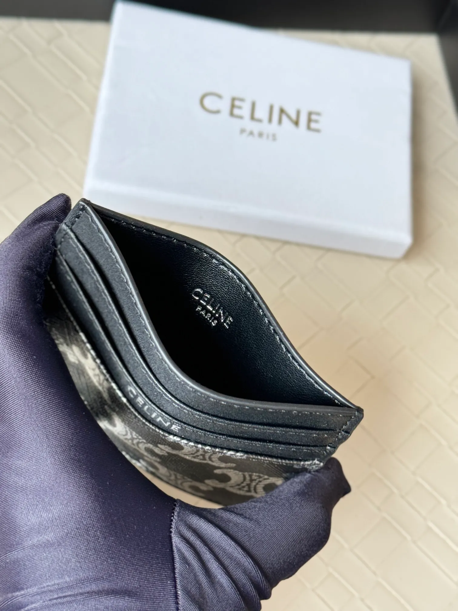 💰100new new color super mini small card holder CELINE new embossed logo card holder, made of first-layer cowhide, two card slots + one middle pocket Style number: 10L833 Size: 10.5×7cm
