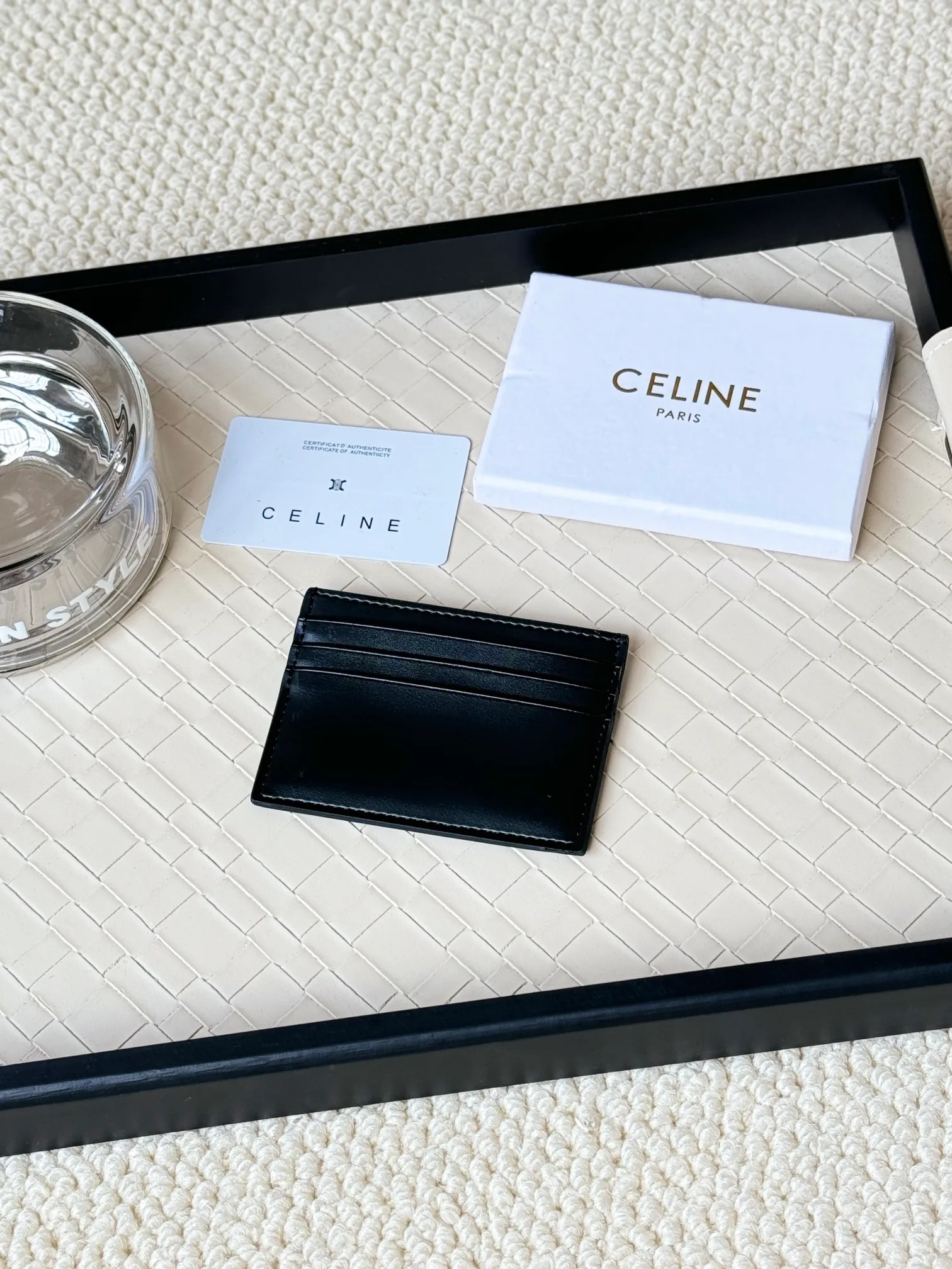 💰100 super mini card holder CELINE's new embossed logo card holder, made of first-layer cowhide, two card slots + one middle pocket Style number: 10L833 Size: 10.5×7cm
