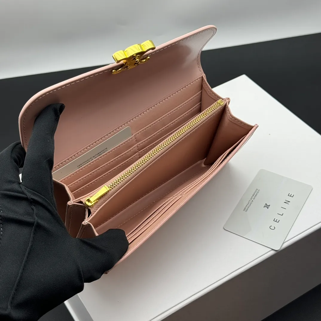 💰210 💎Upgraded original version💖 With top layer leather 𝗖𝗘𝗟𝗜𝗡𝗘 | 𝗧𝗥𝗜𝗢𝗠𝗣𝗛𝗘 Celine Arc de Triomphe Wallet💖 TRIOMPHE metallic snap button, 1 zipper pocket, 2 gusset partitions, 1 flat pocket, 12 card slots. Style number: C10E313 Size: 19X10