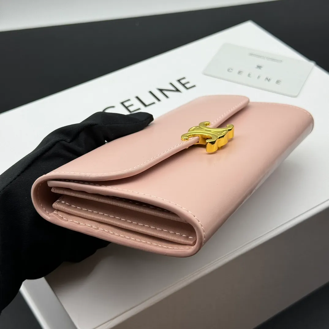 💰210 💎Upgraded original version💖 With top layer leather 𝗖𝗘𝗟𝗜𝗡𝗘 | 𝗧𝗥𝗜𝗢𝗠𝗣𝗛𝗘 Celine Arc de Triomphe Wallet💖 TRIOMPHE metallic snap button, 1 zipper pocket, 2 gusset partitions, 1 flat pocket, 12 card slots. Style number: C10E313 Size: 19X10