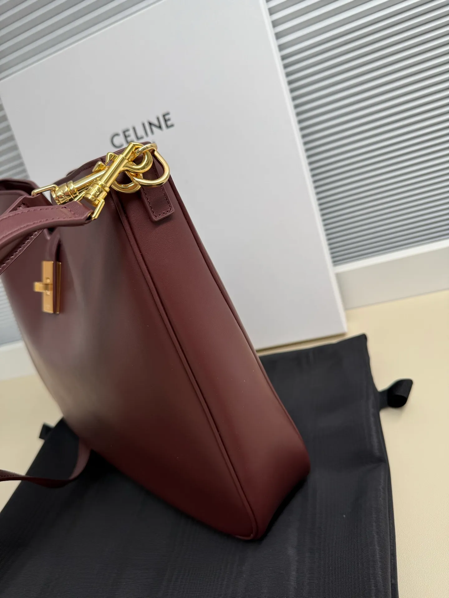 p1840 CAMILLE 16 SOFT Medium Smooth Cow Leather Handbag 14.2 1 detachable hand/shoulder strap, 9.8" (25cm) length 1 detachable and adjustable shoulder strap for cross-body wear, minimum length 16.5" (42cm), maximum length 19" (48cm) Number: 119563FX9.03PA