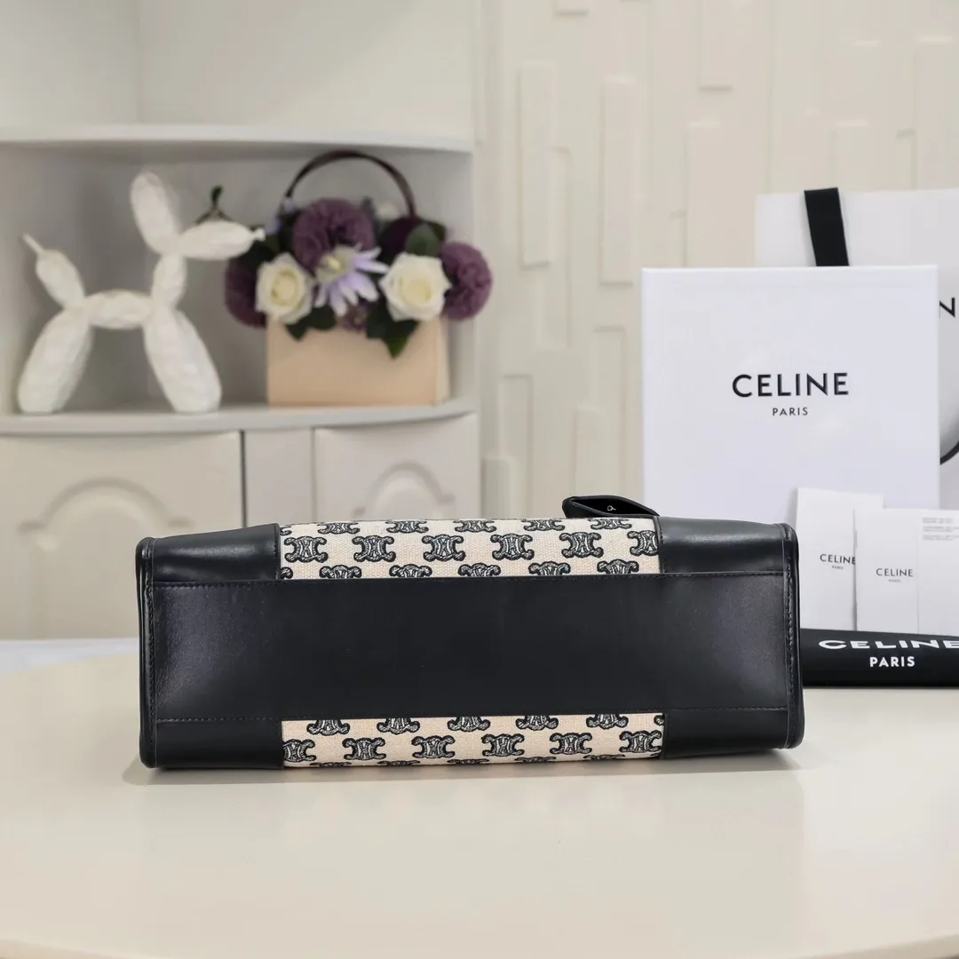 2023💕CABAS TRIOMPHE embroidered fabric cow leather horizontal mini handbag This model can hold tablets such as IPAD TRIOMPHE embroidered fabric, cow leather binding Fabric fabric lining Snap closure 1 main compartment 1 inner flat pocket Adjustable and removable leather shoulder strap 19 inches (47 cm) long Leather handle length 5 inches (12 cm) Style number: 110432 embroidery/black Dimensions: 33 X 22 X 12CM