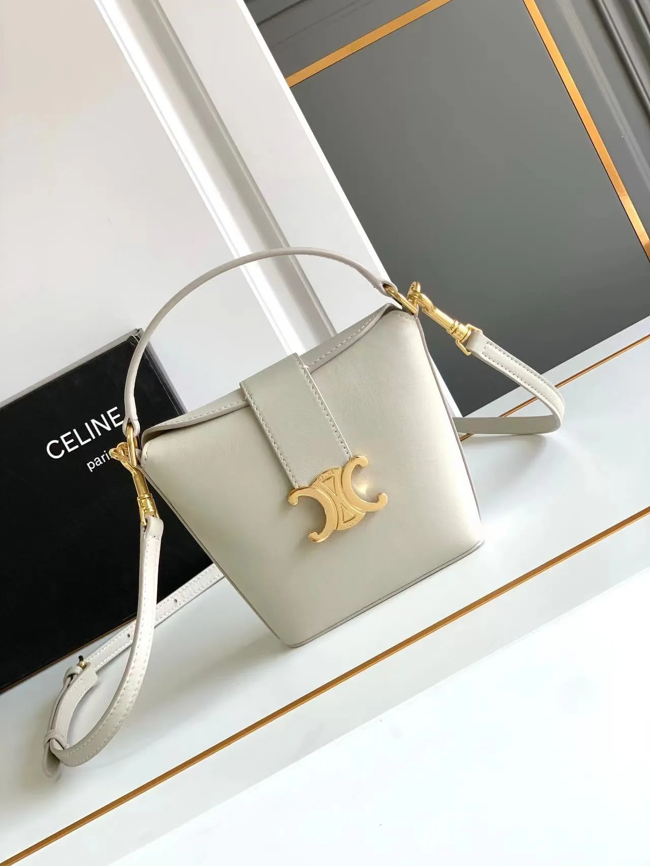 Celine TRIOMPHE mini cowhide bucket bag French fries bag size: 12.5x5x14cm