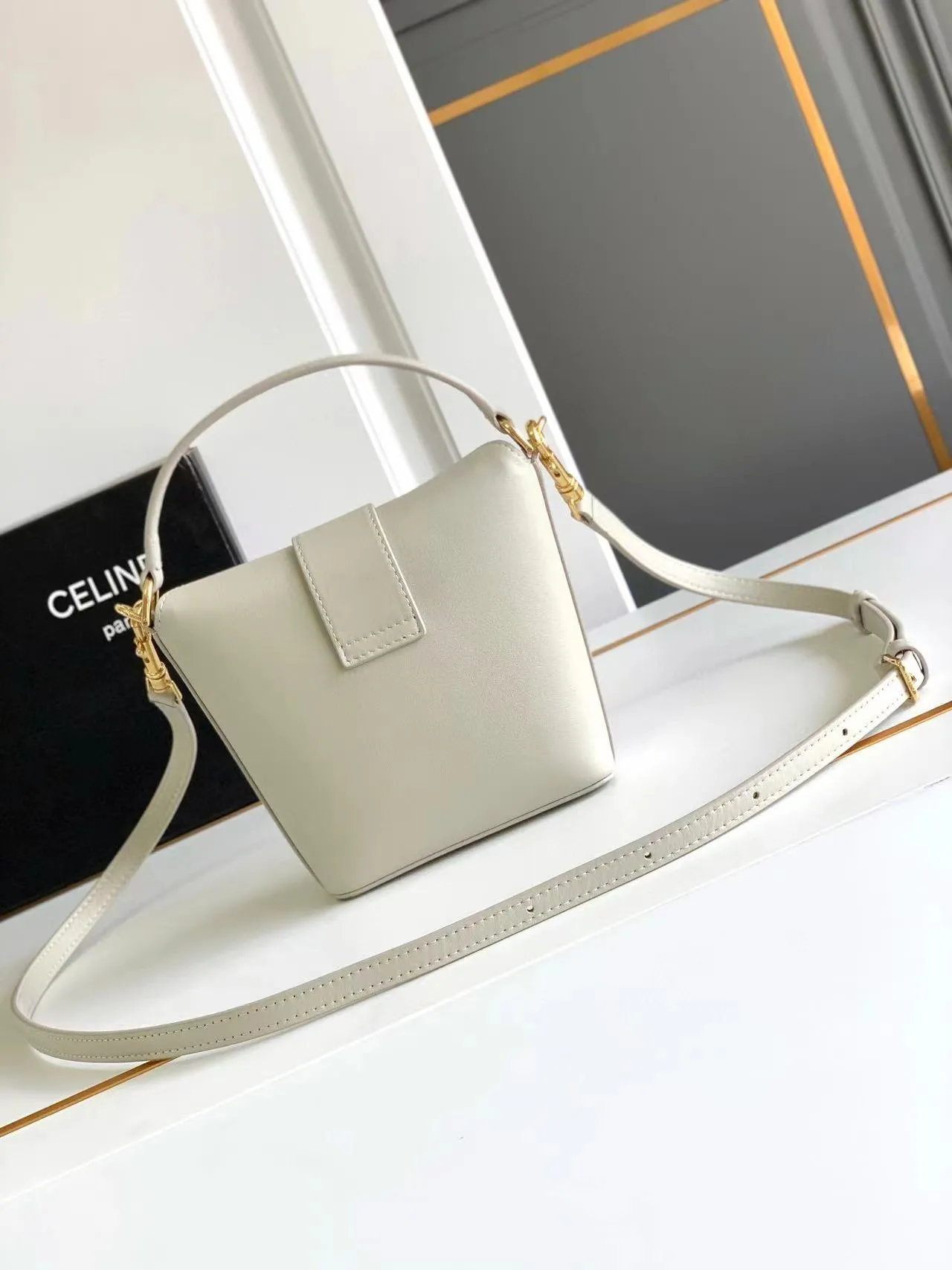 Celine TRIOMPHE mini cowhide bucket bag French fries bag size: 12.5x5x14cm