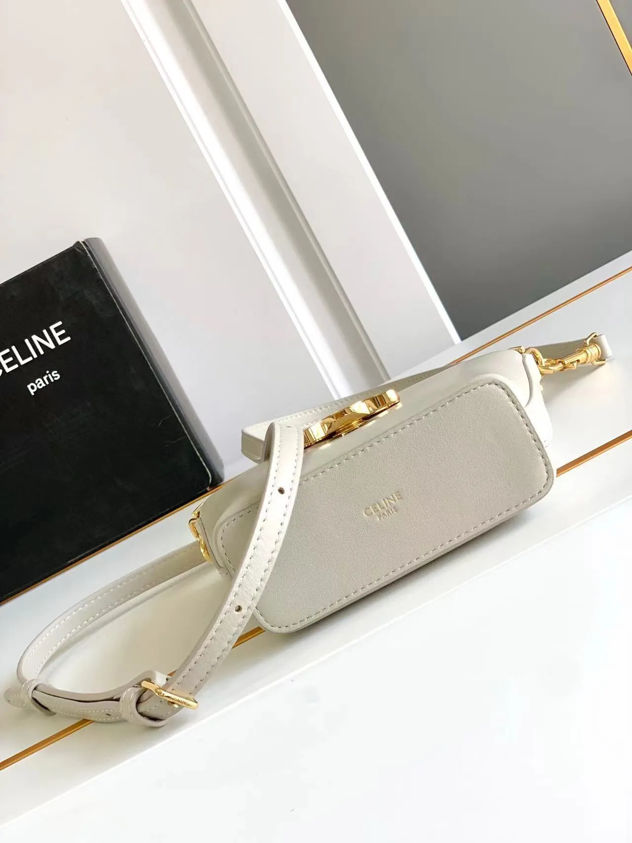 Celine TRIOMPHE mini cowhide bucket bag French fries bag size: 12.5x5x14cm