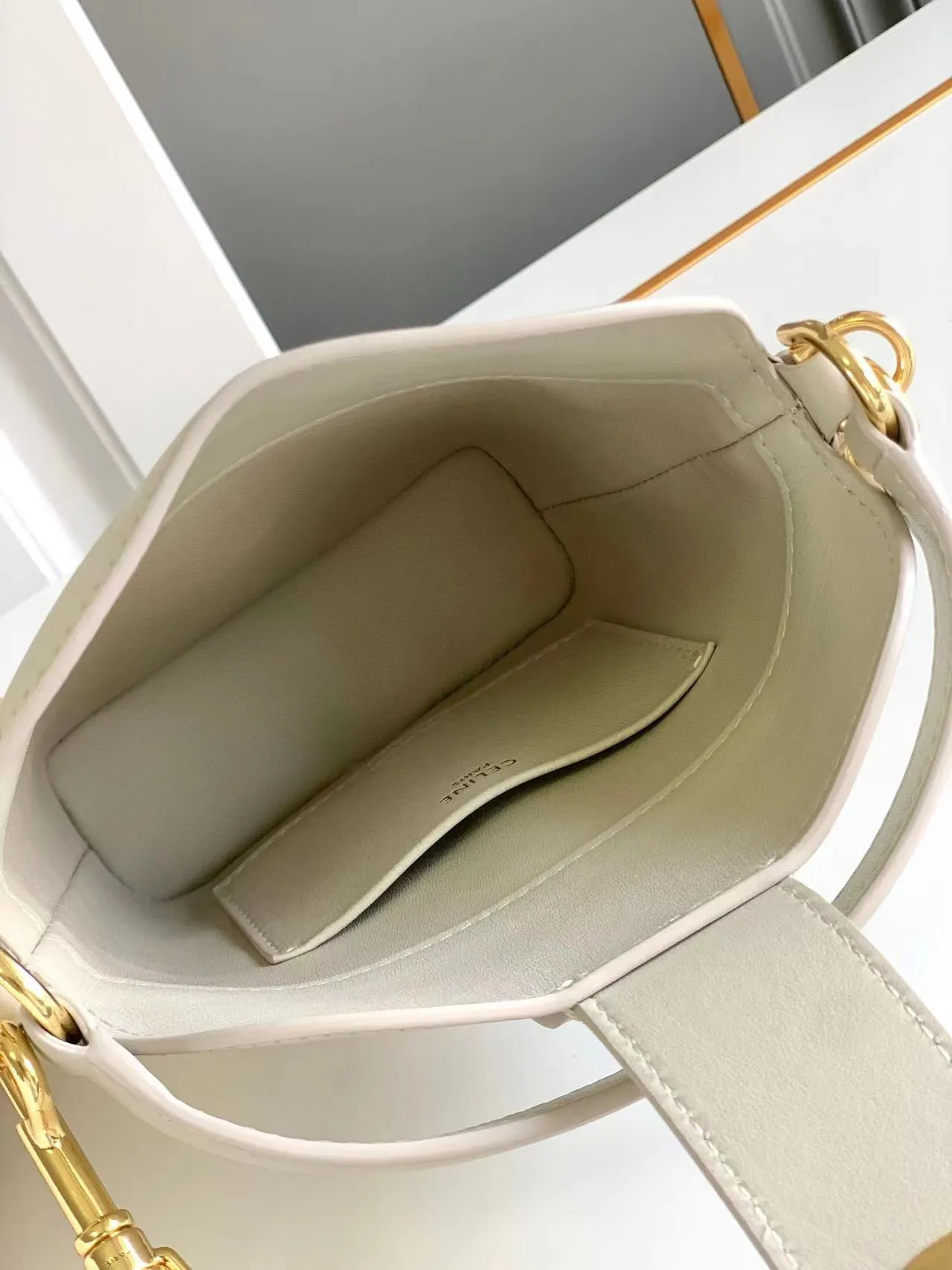 Celine TRIOMPHE mini cowhide bucket bag French fries bag size: 12.5x5x14cm
