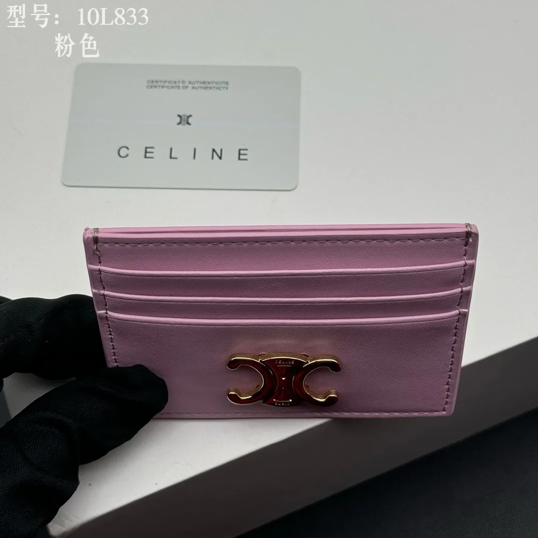 💰90 💎Top quality high version calf leather 💌 𝗖𝗘𝗟𝗜𝗡𝗘 | 𝗧𝗥𝗜𝗢𝗠𝗣𝗛𝗘 Arc de Triomphe small card holder 〰️ Celine's new embossed logo card holder, made of first-layer cowhide, two card slots + one middle pocket. Style number: 10L833 Size: 10.5×7cm