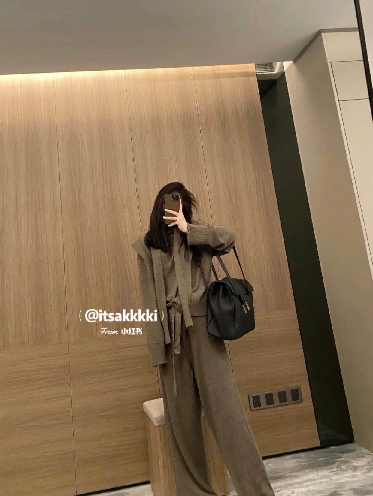 2021 Autumn and Winter Get✔️ Absolutely popular item. It is a magic tool for lengthening the height ratio. The small size is really amazing. Style number: 195543