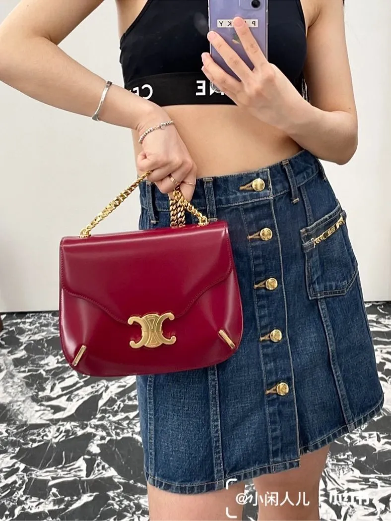 I couldn't put it down when I saw it. For babies who like to wear plain colors, dark red is definitely the first choice! 199273