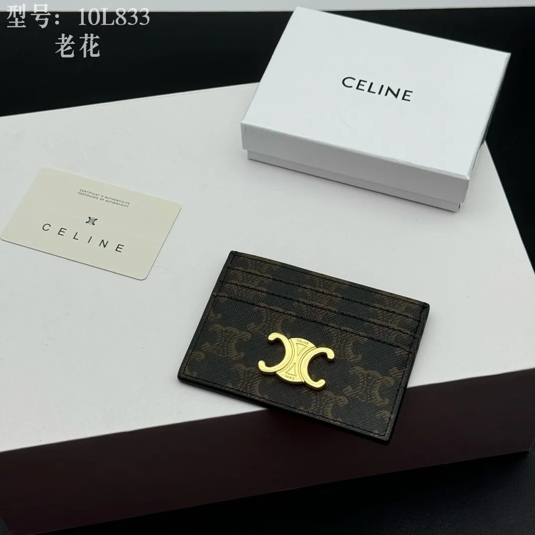 💰90 💎Top quality high version calf leather 💌 𝗖𝗘𝗟𝗜𝗡𝗘 | 𝗧𝗥𝗜𝗢𝗠𝗣𝗛𝗘 Arc de Triomphe small card holder 〰️ Celine's new embossed logo card holder, made of first-layer cowhide, two card slots + one middle pocket. Style number: 10L833 Size: 10.5×7cm