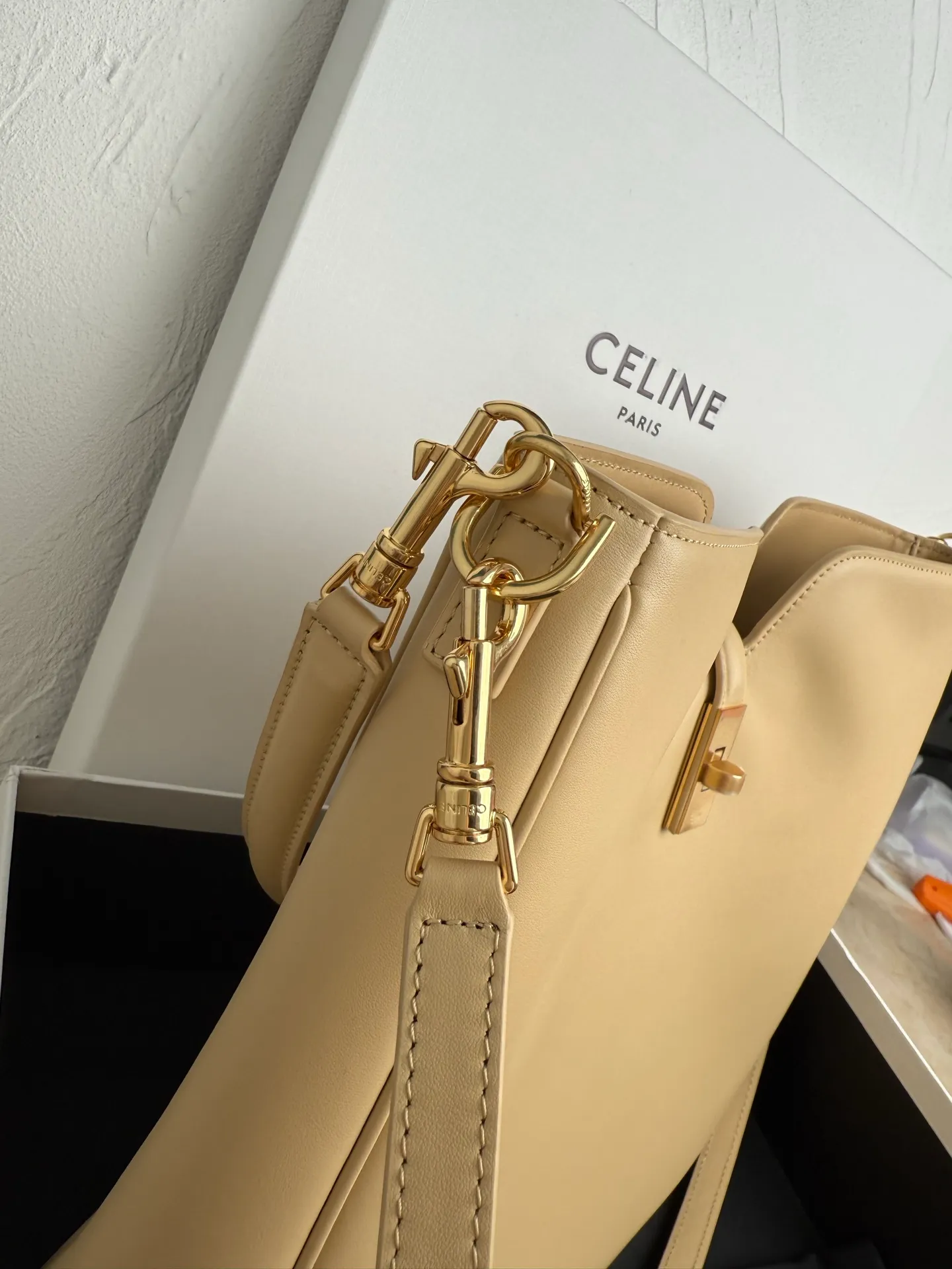 p1840 CAMILLE 16 SOFT Medium Smooth Cow Leather Handbag 14.2 1 detachable hand/shoulder strap, 9.8" (25cm) length 1 detachable and adjustable shoulder strap for cross-body wear, minimum length 16.5" (42cm), maximum length 19" (48cm) Number: 119563FX9.03PA