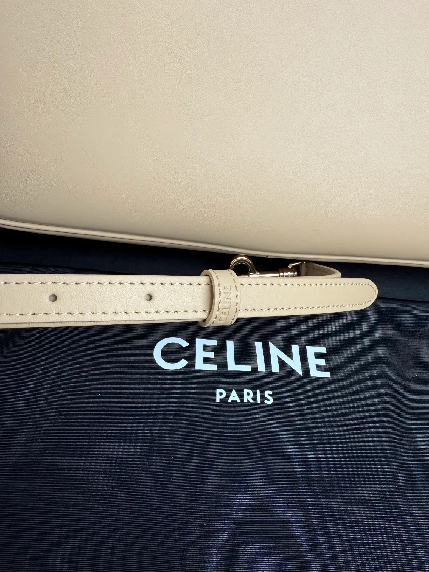 p1840 CAMILLE 16 SOFT Medium Smooth Cow Leather Handbag 14.2 1 detachable hand/shoulder strap, 9.8" (25cm) length 1 detachable and adjustable shoulder strap for cross-body wear, minimum length 16.5" (42cm), maximum length 19" (48cm) Number: 119563FX9.03PA
