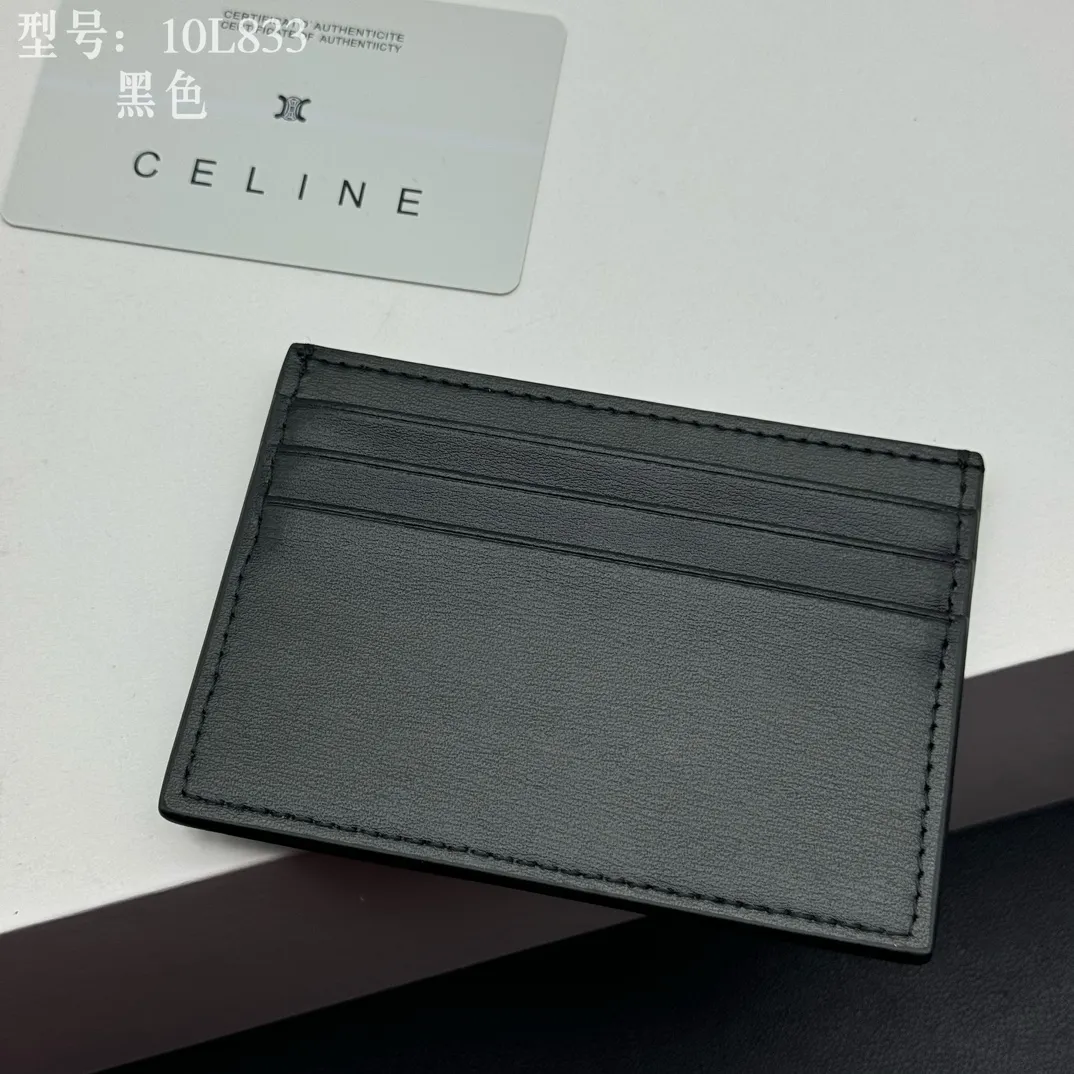 💰90 💎Top quality high version calf leather 💌 𝗖𝗘𝗟𝗜𝗡𝗘 | 𝗧𝗥𝗜𝗢𝗠𝗣𝗛𝗘 Arc de Triomphe small card holder 〰️ Celine's new embossed logo card holder, made of first-layer cowhide, two card slots + one middle pocket. Style number: 10L833 Size: 10.5×7cm