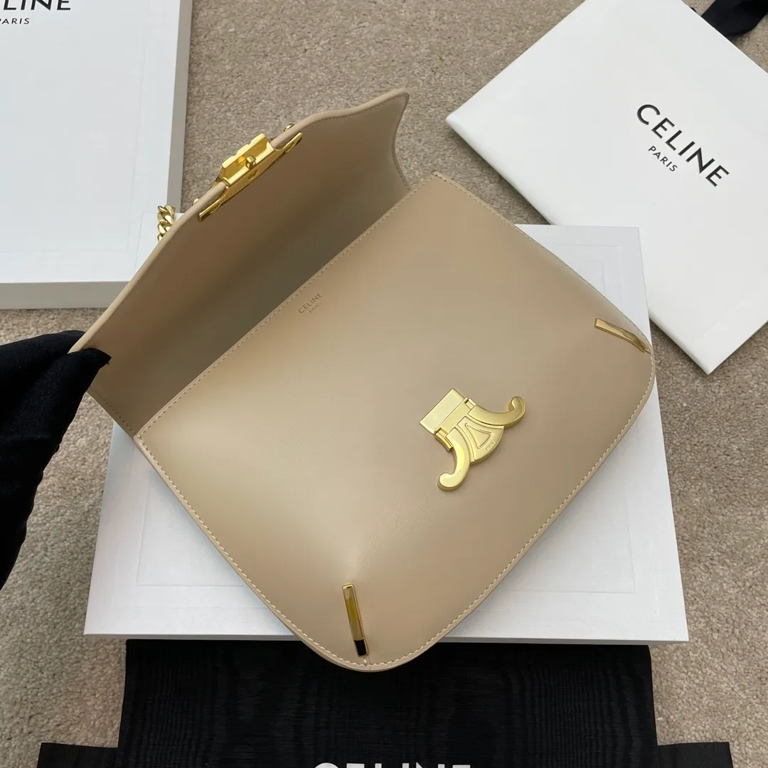 BESACE TRIOMPHE shiny cow leather chain bag, cow leather, sheep leather lining, suitable for shoulder carry, metal TRIOMPHE logo closure, all steel hardware, chain length 12 inches (30 cm), model number: 199273, size: 24.5*17*4🌺🌺🌺