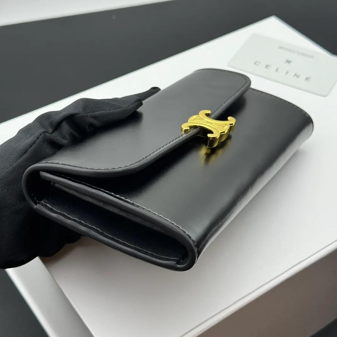 💰210 💎Upgraded original version💖 With top layer leather 𝗖𝗘𝗟𝗜𝗡𝗘 | 𝗧𝗥𝗜𝗢𝗠𝗣𝗛𝗘 Celine Arc de Triomphe Wallet💖 TRIOMPHE metallic snap button, 1 zipper pocket, 2 gusset partitions, 1 flat pocket, 12 card slots. Style number: C10E313 Size: 19X10