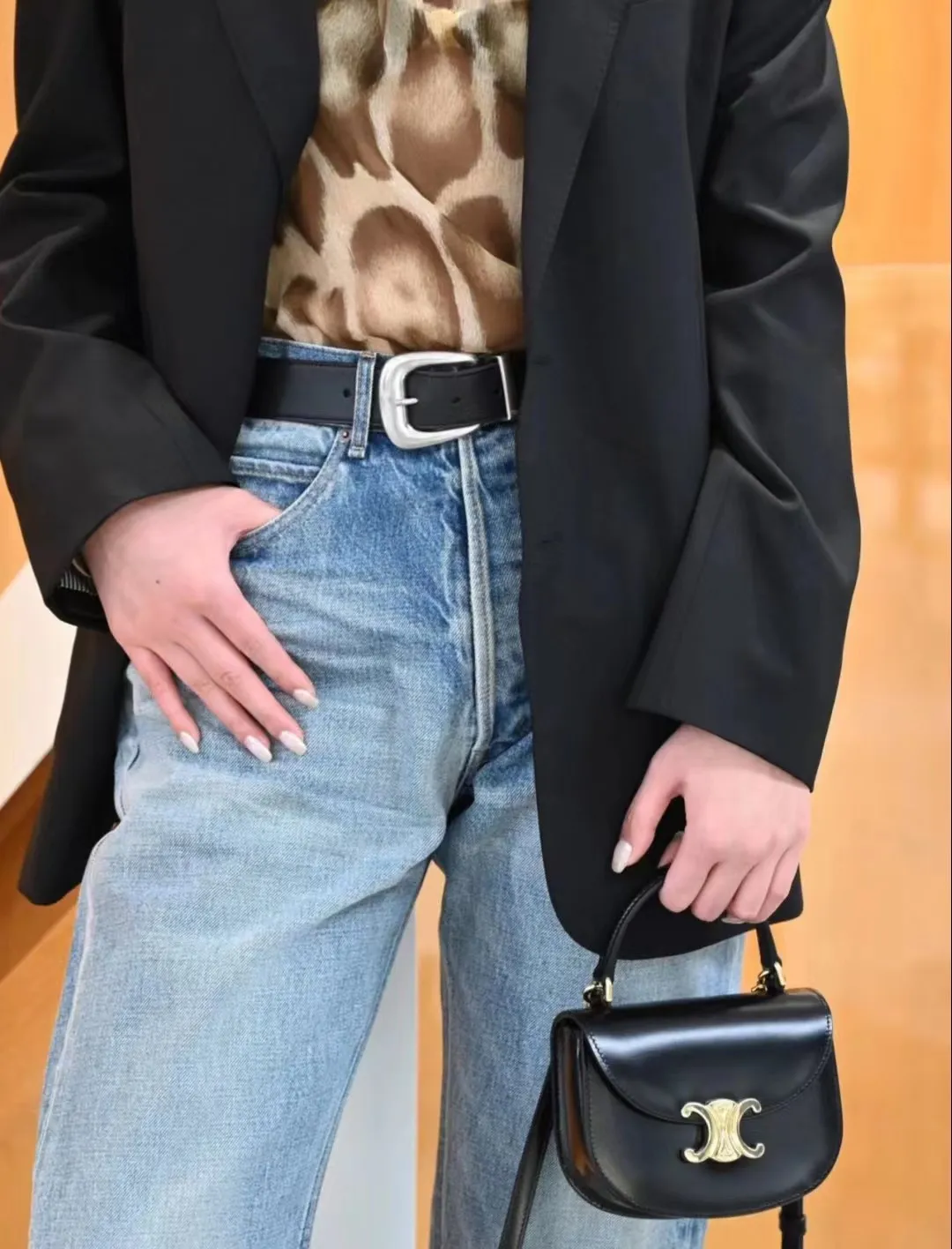 A variety of carrying methods, hand-held crossbody is very versatile💕💕110412