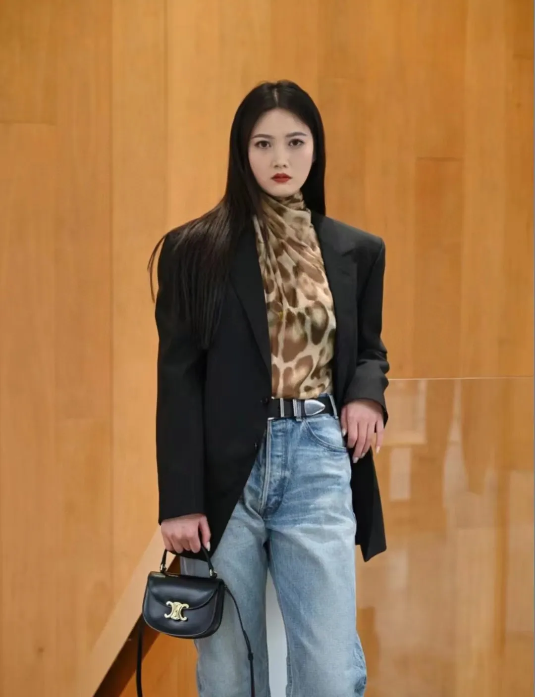 A variety of carrying methods, hand-held crossbody is very versatile💕💕110412