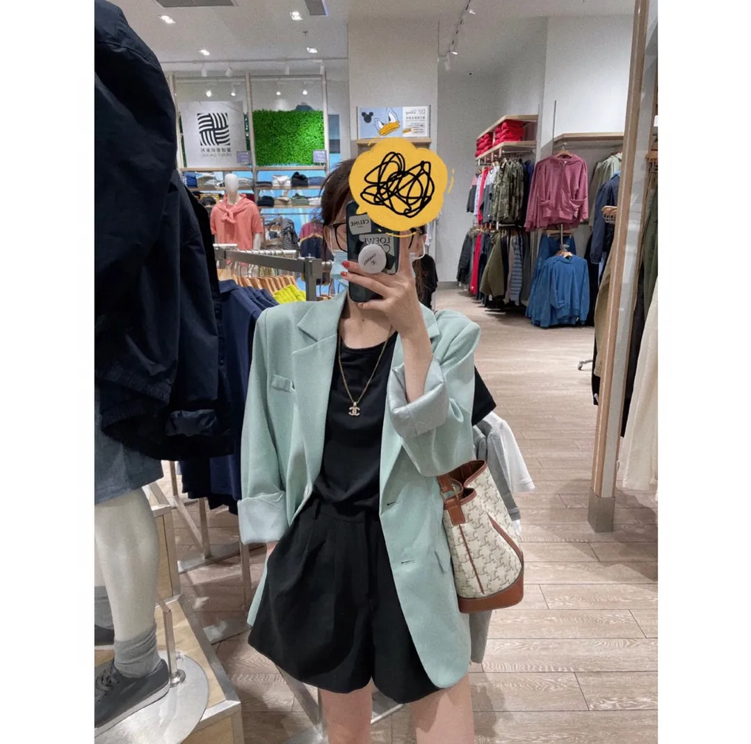 A must-have that everyone praises~ Her outfit is gentle and visual, and it’s worth buying! Very light weight ~ 191132-191442