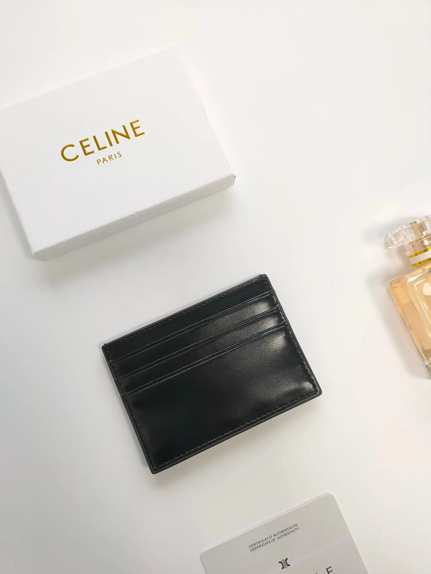 💰100💰CELINE's new embossed logo card holder, made of first-layer cowhide, two card slots + one middle pocket. Style number: 10L833 Size: 10.5×7cm