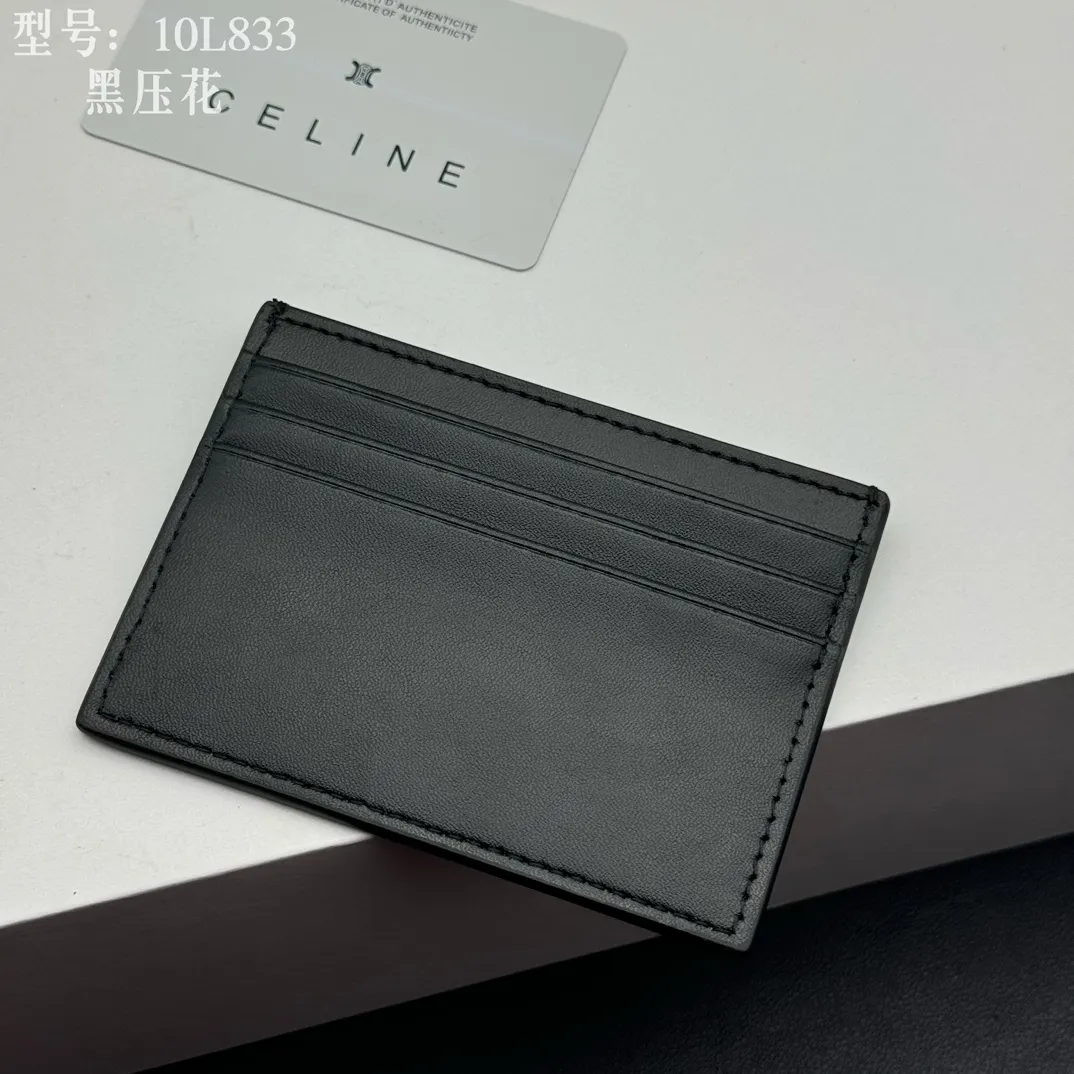 💰90 💎Top quality high version calf leather 💌 𝗖𝗘𝗟𝗜𝗡𝗘 | 𝗧𝗥𝗜𝗢𝗠𝗣𝗛𝗘 Arc de Triomphe small card holder 〰️ Celine's new embossed logo card holder, made of first-layer cowhide, two card slots + one middle pocket. Style number: 10L833 Size: 10.5×7cm