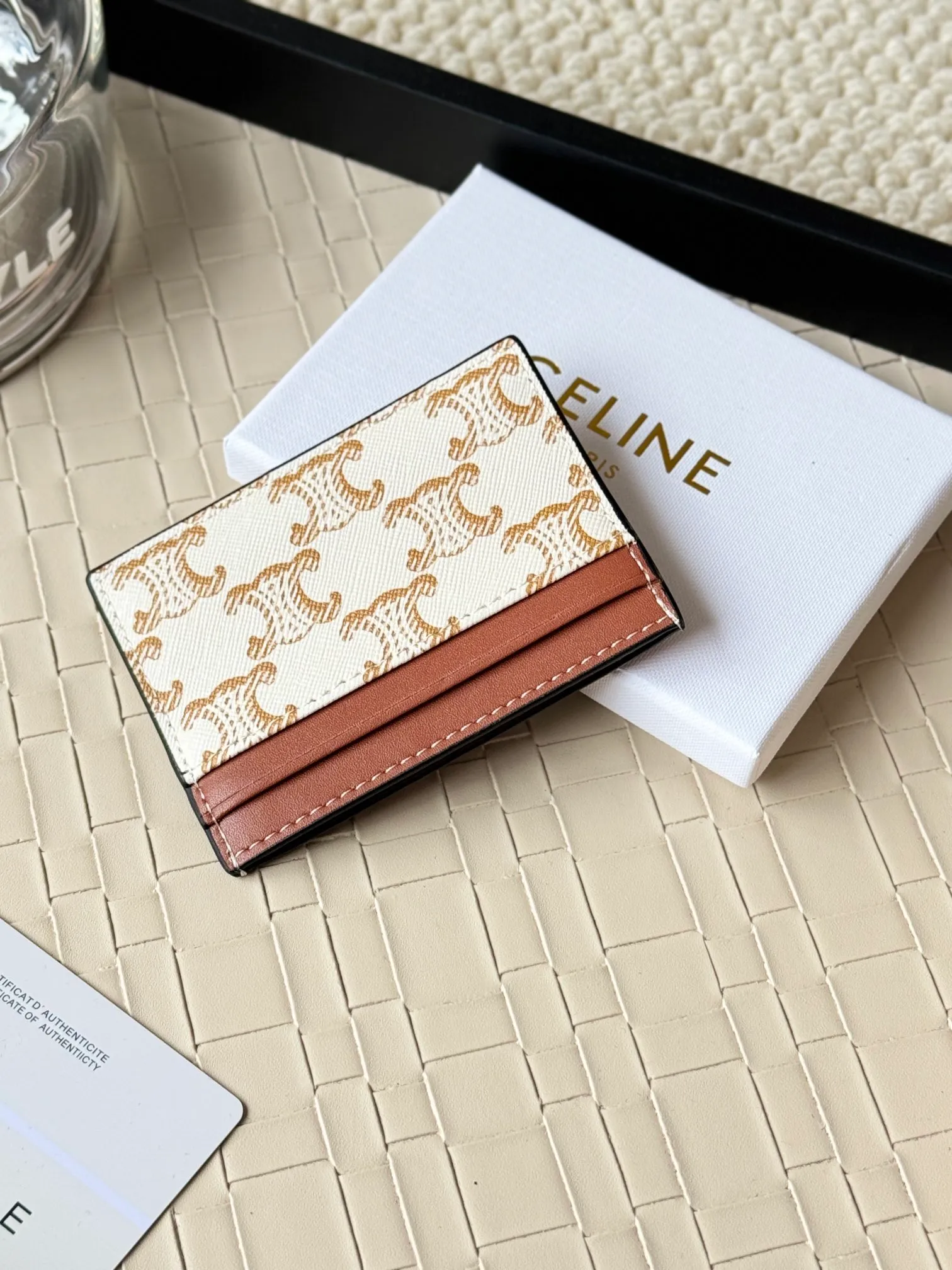 💰100CELINE. TRIOMPHE logo printed card holder/2024 Xiaosai Coated canvas, sheepskin binding 2 card slots 1 flat pocket Number: 10B702 Size: w10.5×7cm