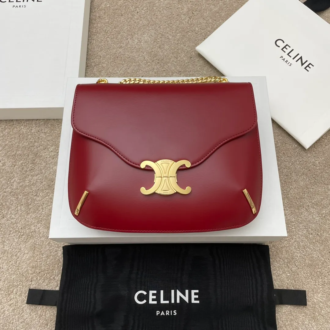 BESACE TRIOMPHE shiny cow leather chain bag, cow leather, sheep leather lining, suitable for shoulder carry, metal TRIOMPHE logo closure, all steel hardware, chain length 12 inches (30 cm), model number: 199273, size: 24.5*17*4🌺🌺🌺