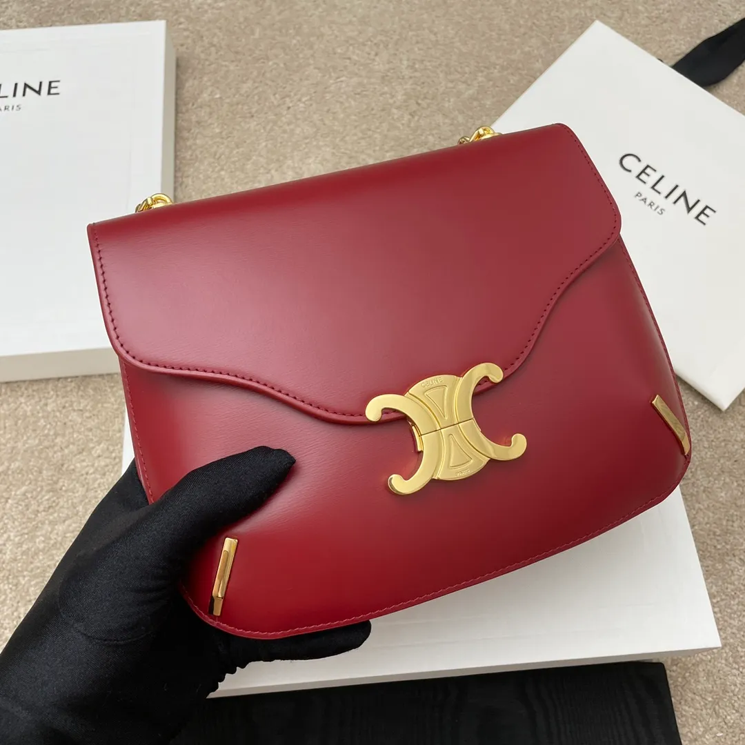 BESACE TRIOMPHE shiny cow leather chain bag, cow leather, sheep leather lining, suitable for shoulder carry, metal TRIOMPHE logo closure, all steel hardware, chain length 12 inches (30 cm), model number: 199273, size: 24.5*17*4🌺🌺🌺