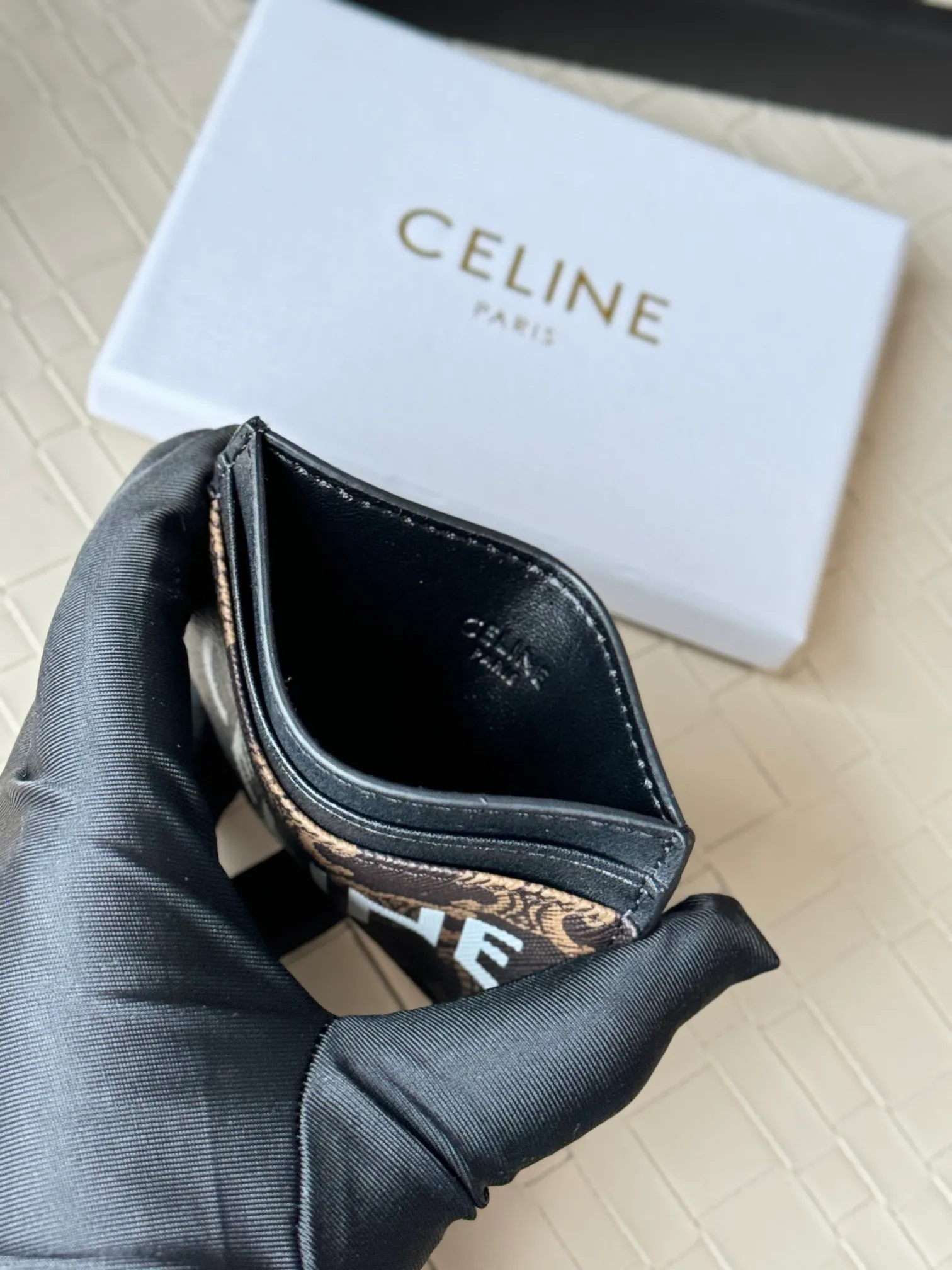 💰100CELINE. TRIOMPHE logo printed card holder/2024 Xiaosai Coated canvas, sheepskin binding 2 card slots 1 flat pocket Number: 10B702 Size: w10.5×7cm