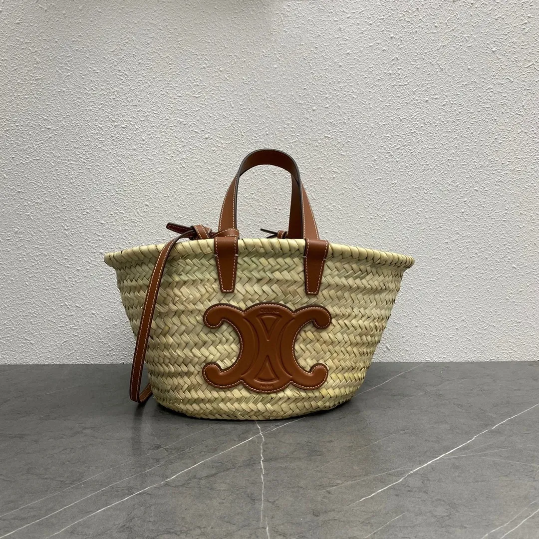 New product launched 🅰️🅰️ C’s new style vegetable basket, this one is similar to C’s old vegetable basket. The biggest difference is that it has a handle design and the colors are more popular this year. Style: Casual style, holiday style. Matching: Suitable for daily casual style, perfect for travel, beach and picnic. Capacity: Extra large capacity, super practical. Style number: 194002 Size: 19-20-10 Brown